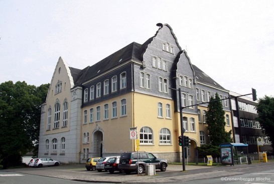 Kann das Areal der denkmalgeschützten Schule Berghauser Straße genutzt werden, um hier eine Turnhalle und einen Neubau für die Freiwillige Feuerwehr Cronenberg unterzubringen? -Foto: Meinhard Koke