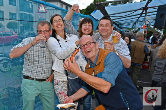 Auch beim Feuerwehrfest 2018 kamen am Abend die großen Besucher wieder voll auf ihre Kosten – bei Live Musik mit der Band „Die Alten Schweden“ war Party an der Kemmannstraße angesagt. -Foto: Odette Karbach