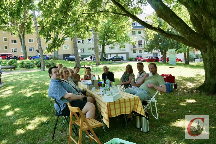 » Kaffee & Klönen am „Uelle“: Pop-up-Café im Südstadt-Park ...