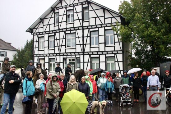 Die Teilnehmenden der Sudberger Sponsorenaktion 2025 zugunsten des Bergischen Kinder- und Jugendhospizes Burgholz. | Foto: Matthias Müller