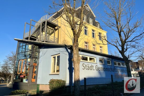 Die Cronenberger Grundschule Hütterbusch in der Straße Am Hofe. | Foto: Meinhard Koke